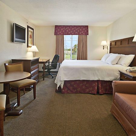 Super 8 By Wyndham Bowling Green North Номер фото