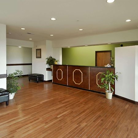 Super 8 By Wyndham Bowling Green North Интерьер фото